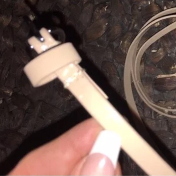 Leather Belt Ultra Slim Beige Glossy Leather, Nickle Buckle L - Picture 4 of 6